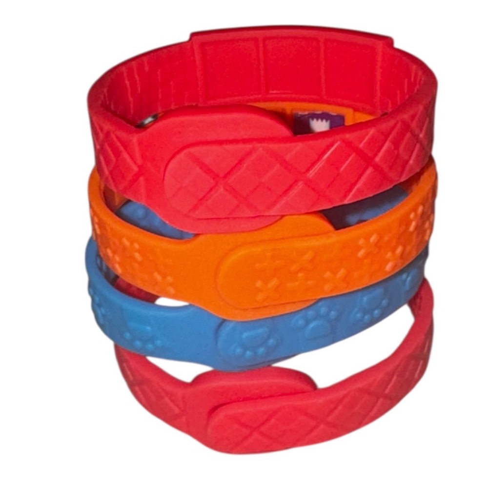 3 FOR $20 WENDY’S Colourful (4) Friendship Kids Meal Silicone Bracelet Bands